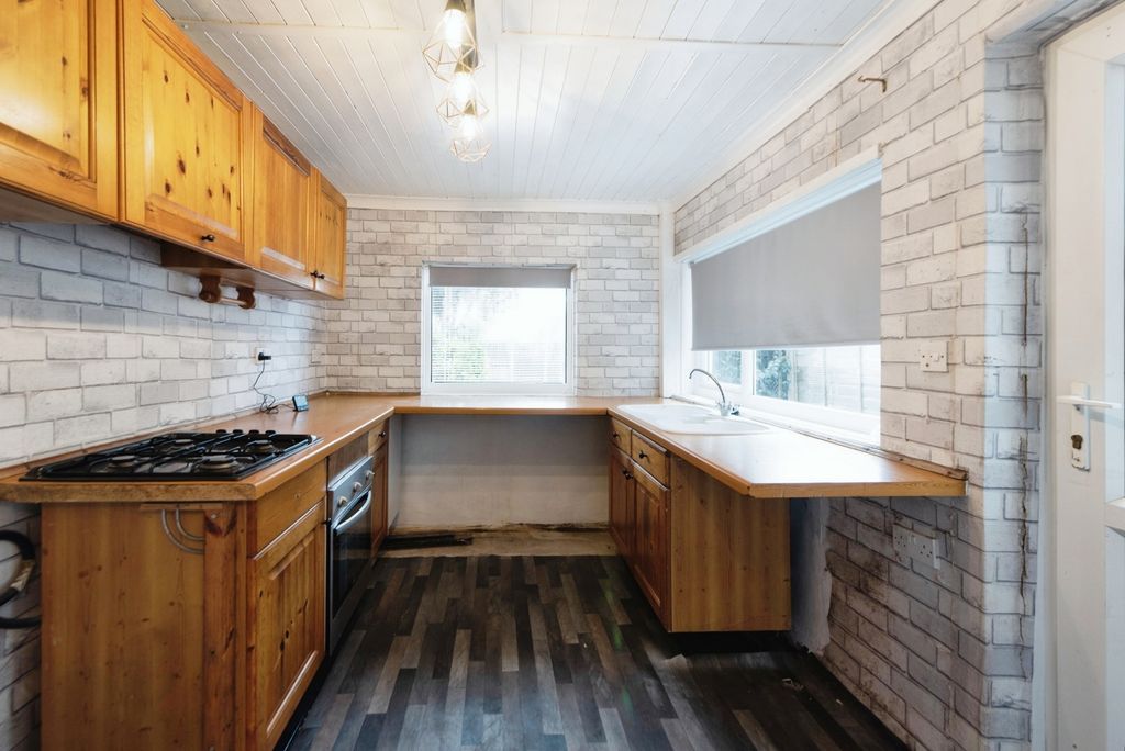 Property photo 2 of 15 Pbox-Img.Jpg