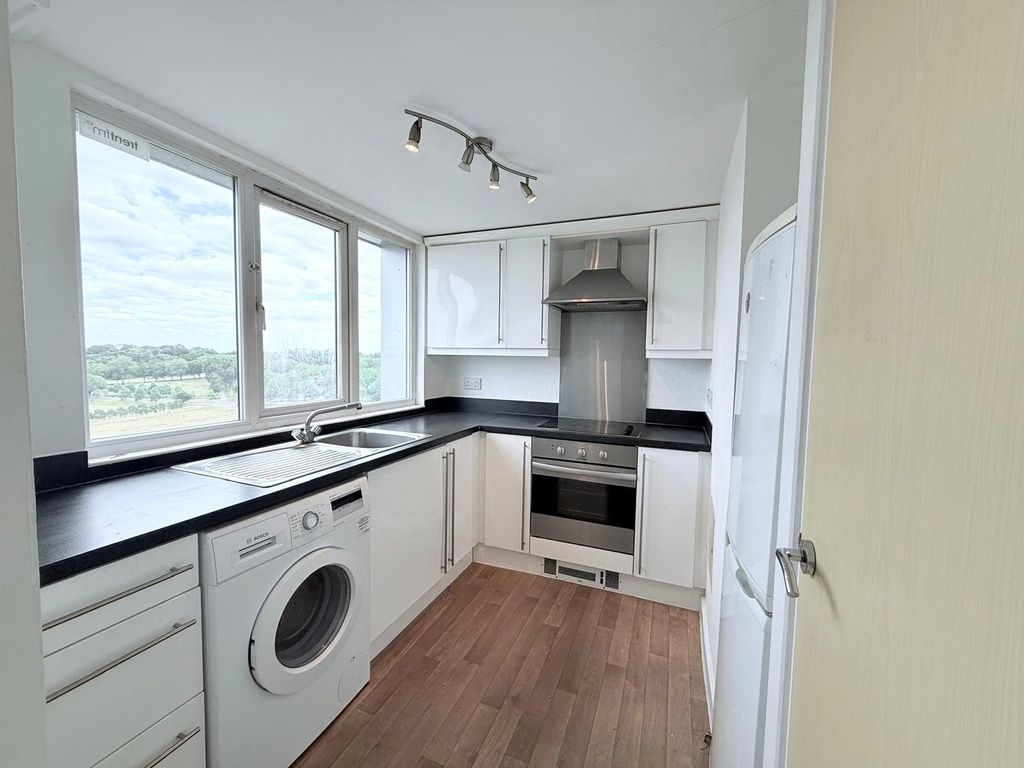 Property photo 2 of 8 Picture No. 05