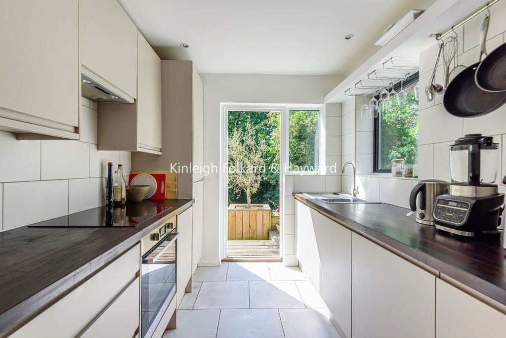 Property photo 3 of 14 5B6E129c-A9Ef-4441-9