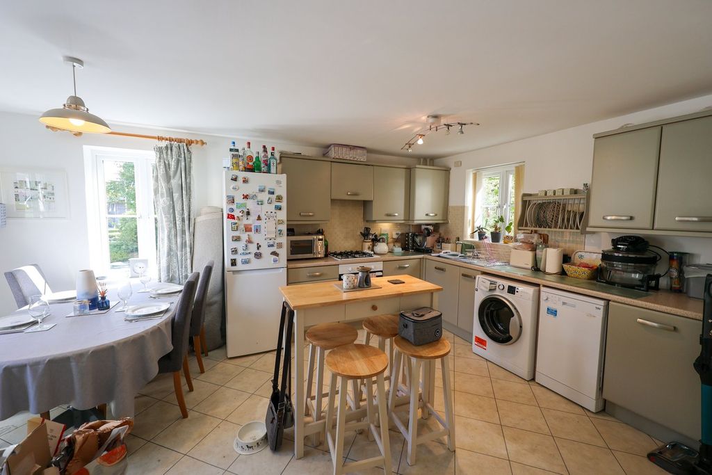 Property photo 3 of 19