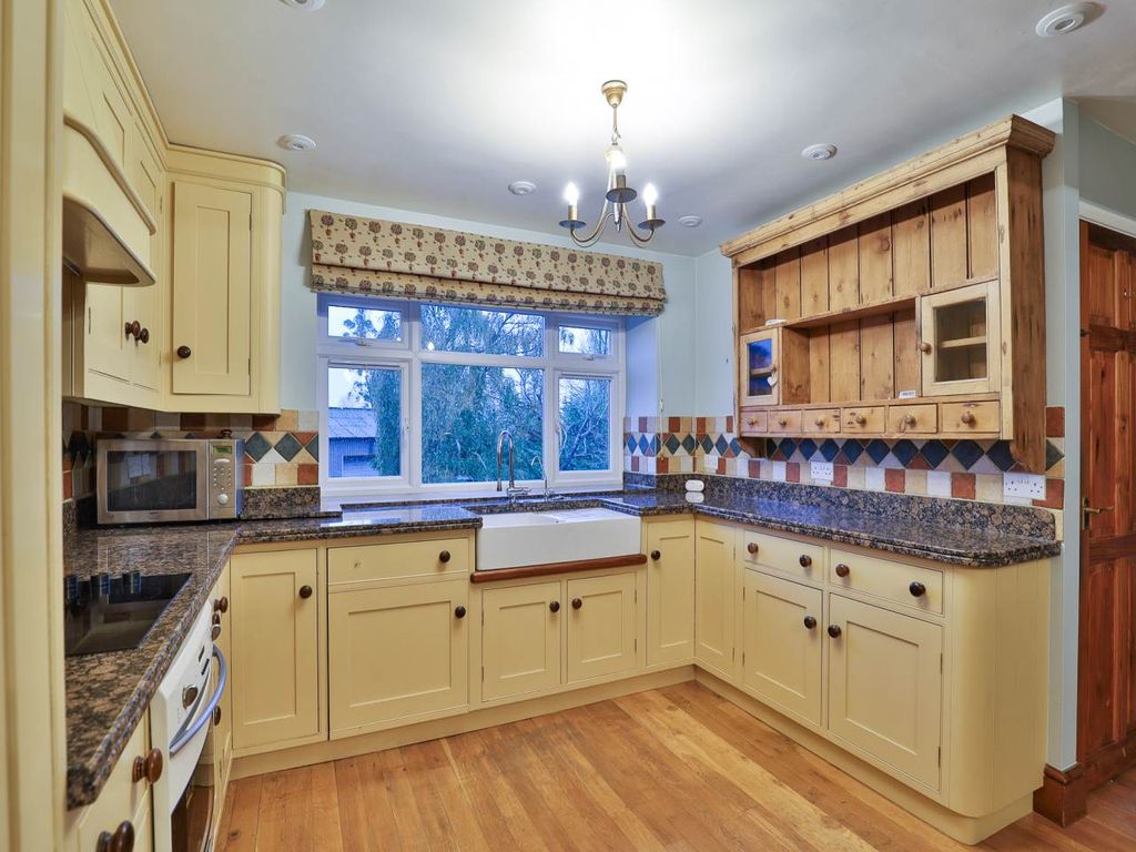 Property photo 3 of 20 Lounge