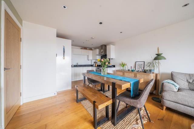 Additional image 20 of 2 bed flat for saleChatham House, Newbury RG14