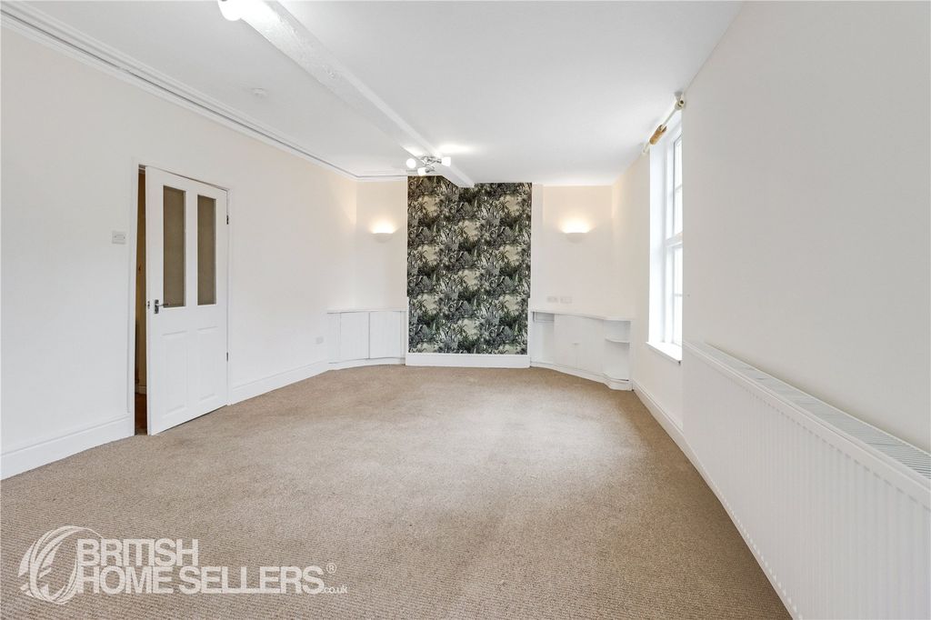 Property photo 2 of 14 Picture No. 04