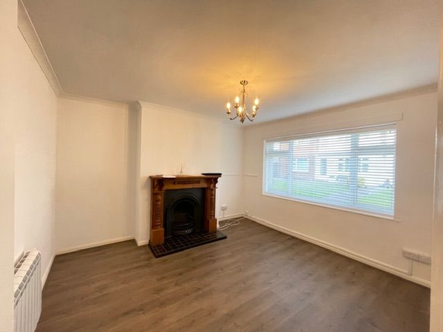 Property photo 2 of 7 Living Room