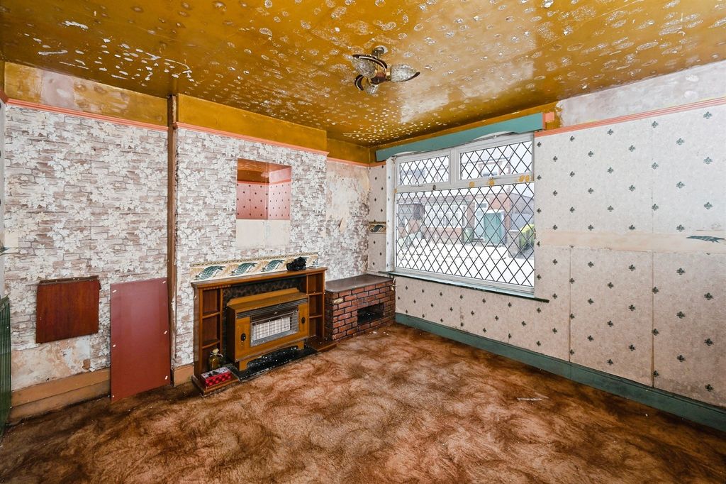 Property photo 2 of 17