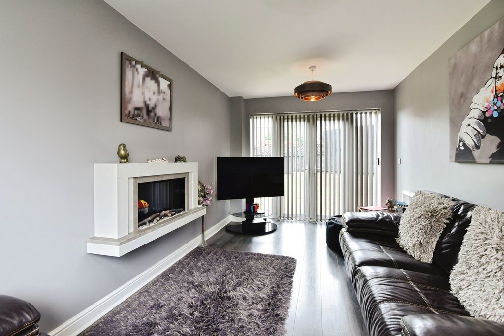 Property photo 2 of 20 Pbox-Img.Jpg