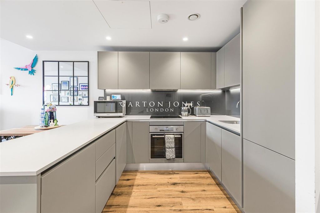 Property photo 3 of 22 Kitchen