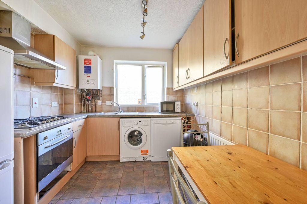 Property photo 3 of 8