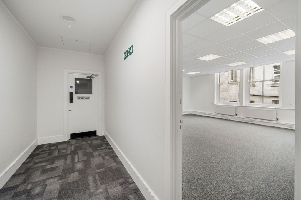 Property photo 3 of 10 Picture 3