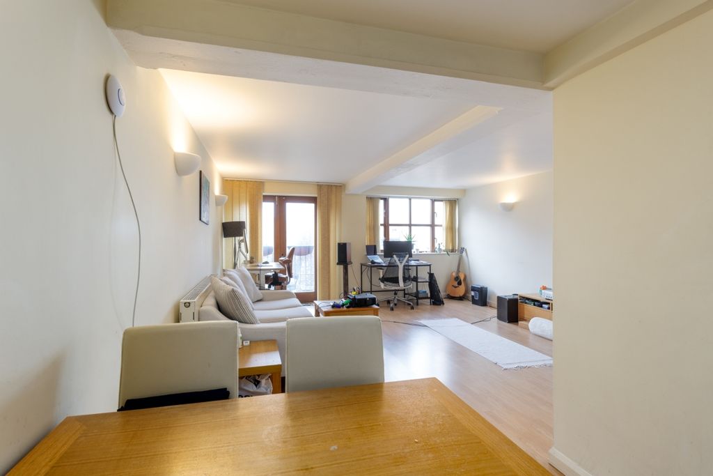 Property photo 3 of 11