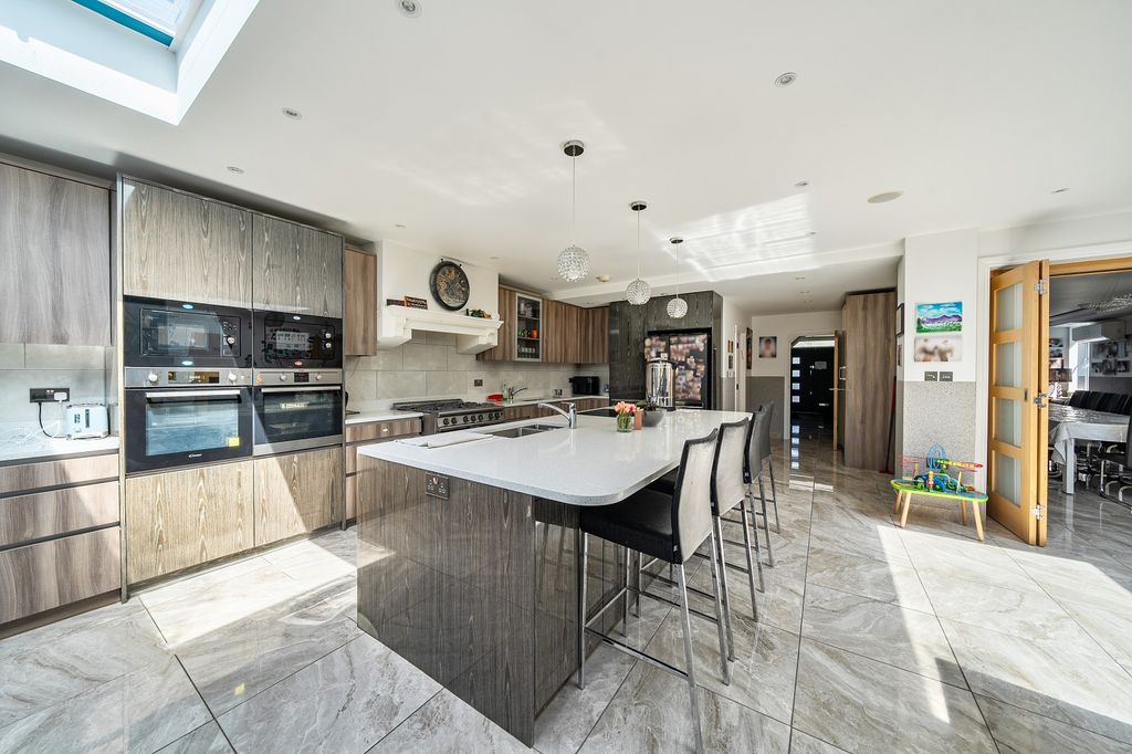 Property photo 3 of 23 Not Specified