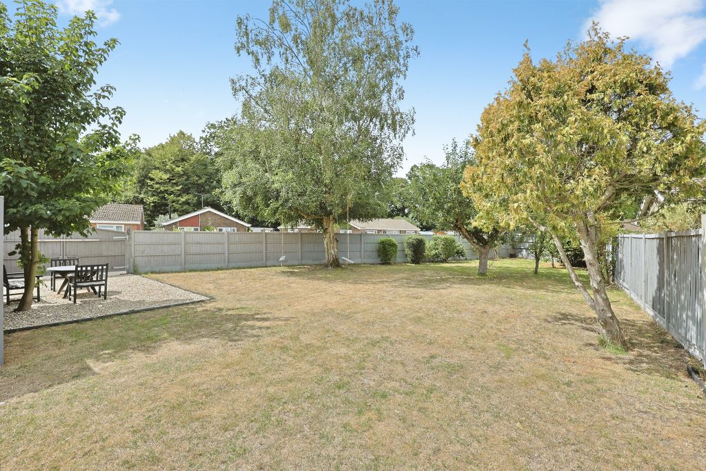 Property photo 2 of 31