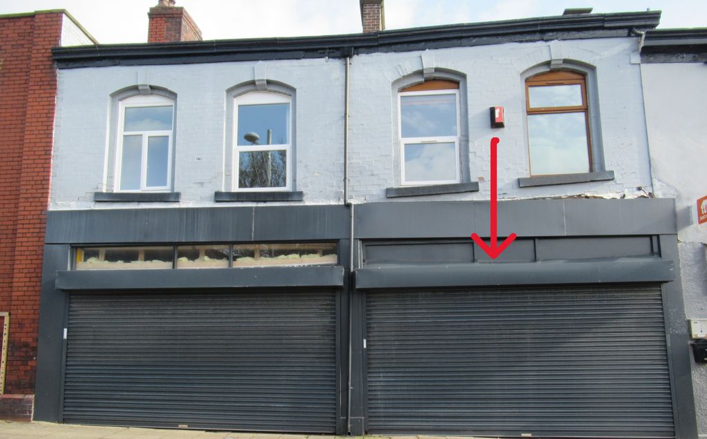 Property photo 1 of 2 External