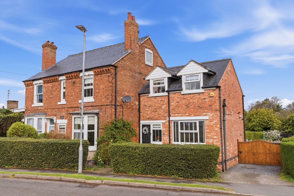 Property photo 1 of 33