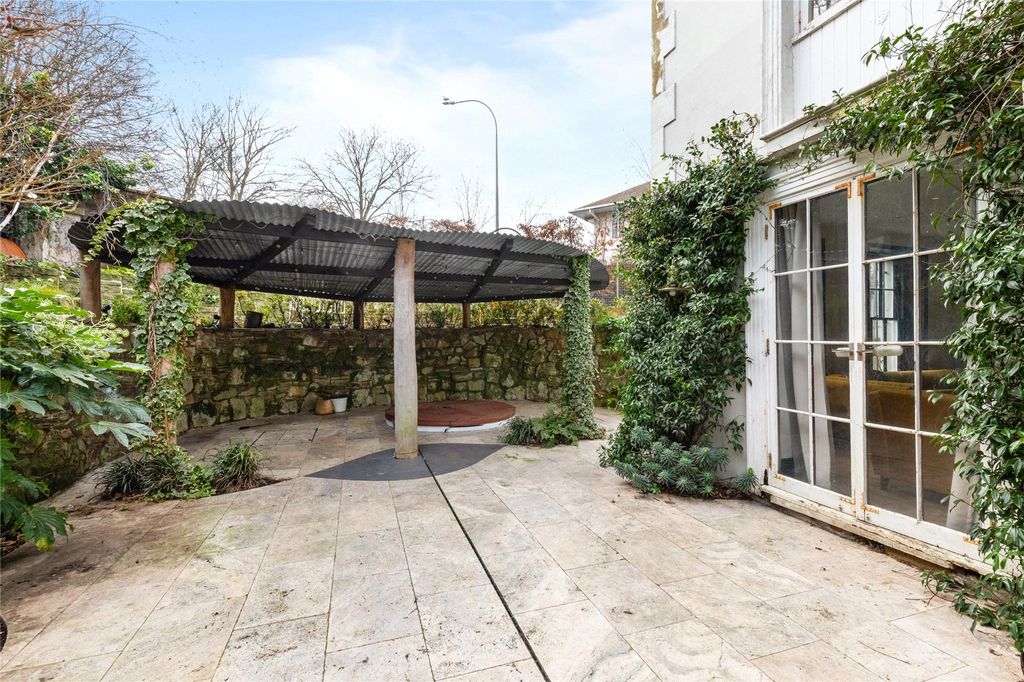 Additional image 31 of 6 bed end terrace house for salePark Crescent, Brighton, East Sussex BN2