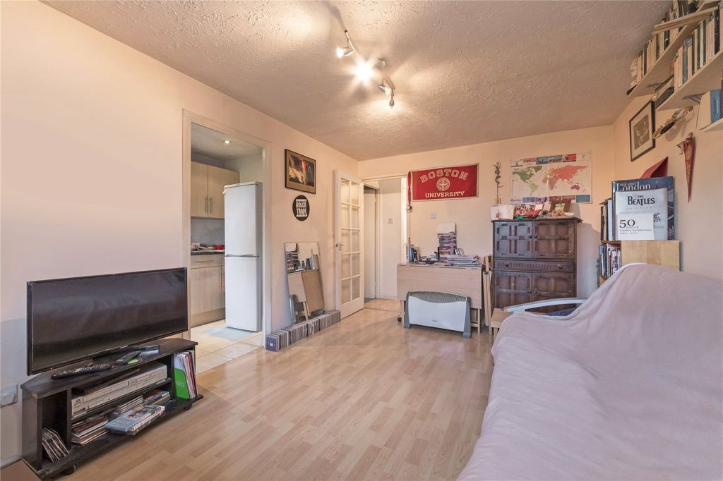 Property photo 3 of 9
