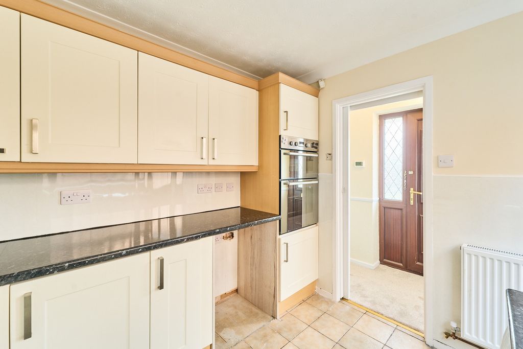 Property photo 3 of 16