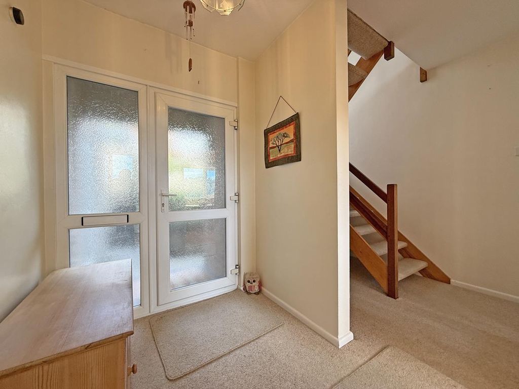 Property photo 3 of 26 Bearsdown Road 39 - Entrance Hall.Jpg
