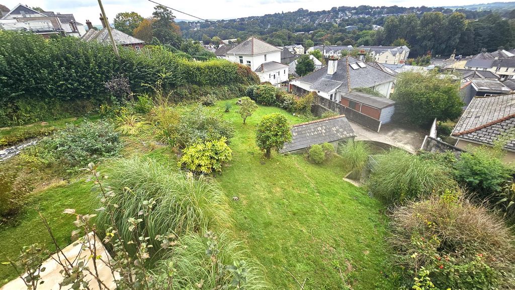 Property photo 3 of 5 1000169888.Jpg
