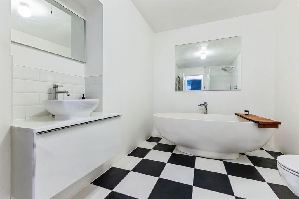 Additional image 5 of 3 bed flat for salePembroke Road, Clifton, Bristol BS8