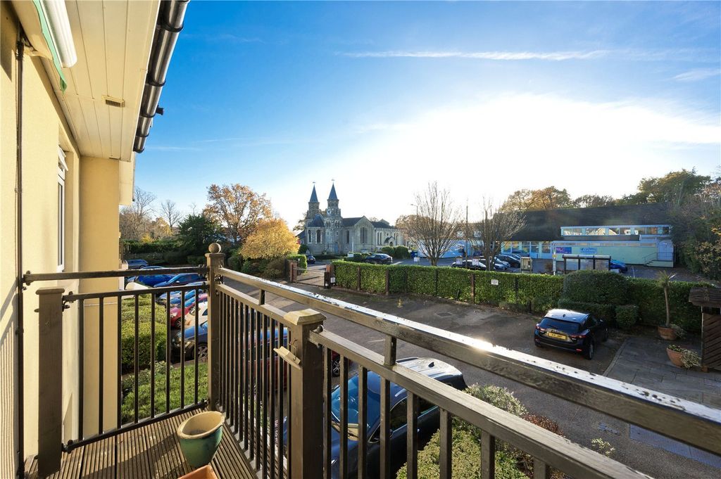 Property photo 3 of 11 Balcony