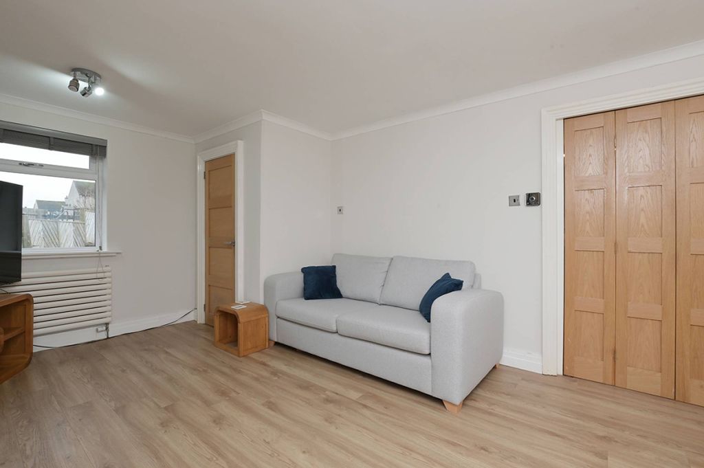 Property photo 3 of 30