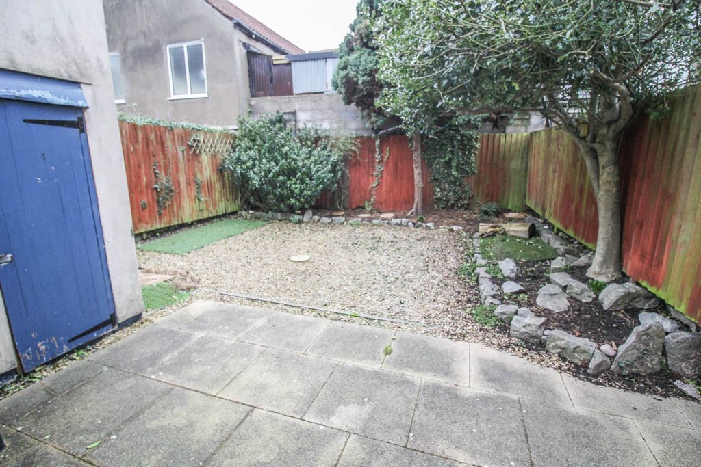 Property photo 3 of 11