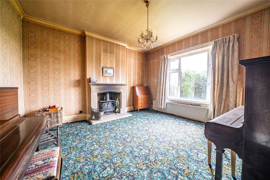 Property photo 2 of 19 Picture No. 11