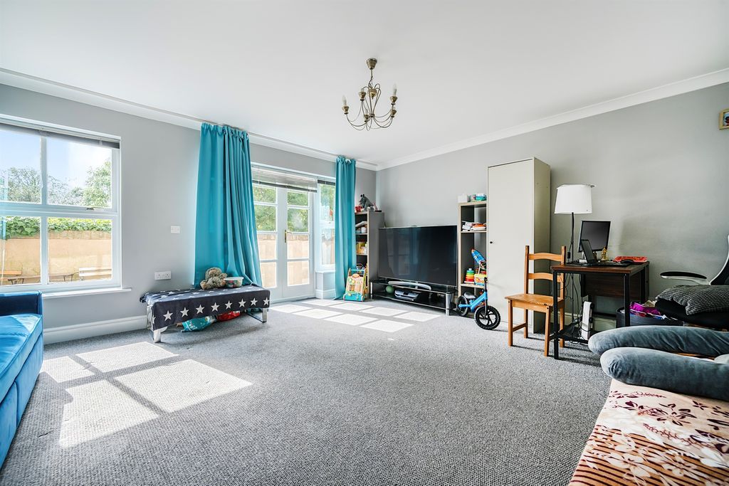 Property photo 3 of 14