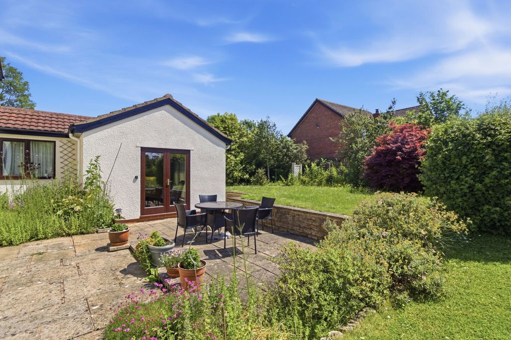 Property photo 3 of 33