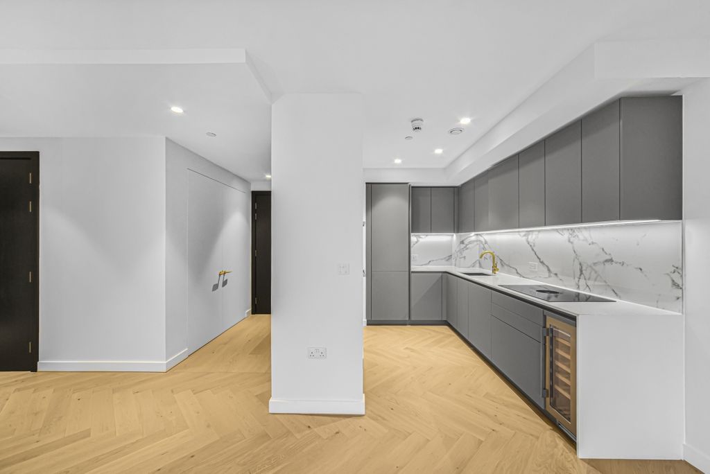 Property photo 2 of 40 Dsc_3445_High