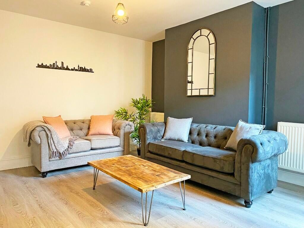 Property photo 3 of 7 A Stylish And Spacious Modern Living Room, Perfect...