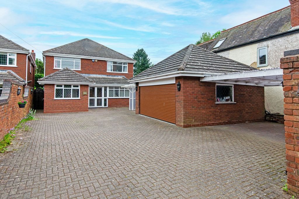 Property photo 2 of 22