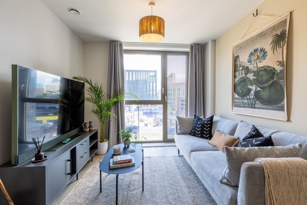 Property photo 2 of 16 2 Bed-22.Jpg