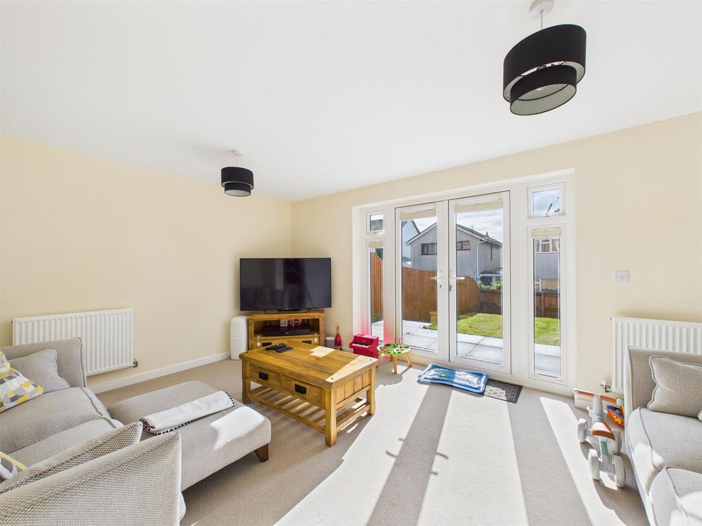 Property photo 3 of 18 Cam02295G0-Pr0284-Still005.Jpg