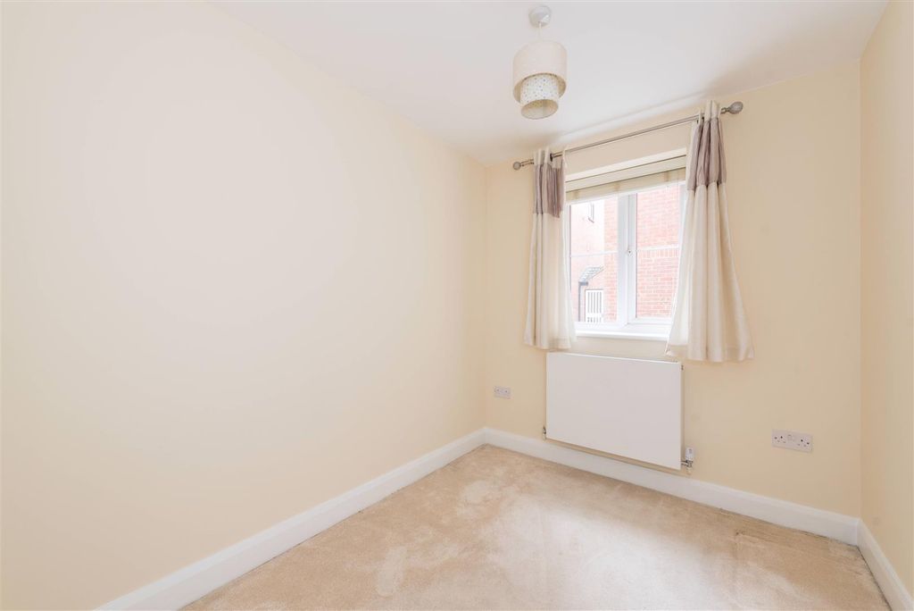 Property photo 3 of 12