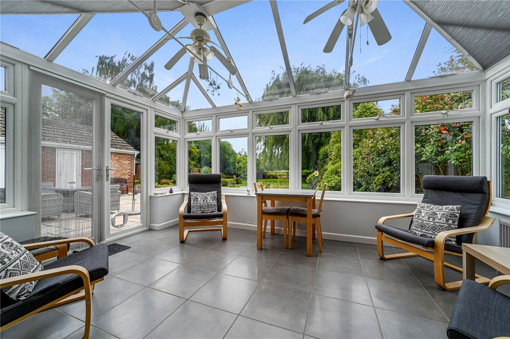 Property photo 3 of 23 Conservatory