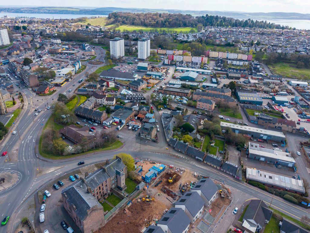 Property photo 2 of 20