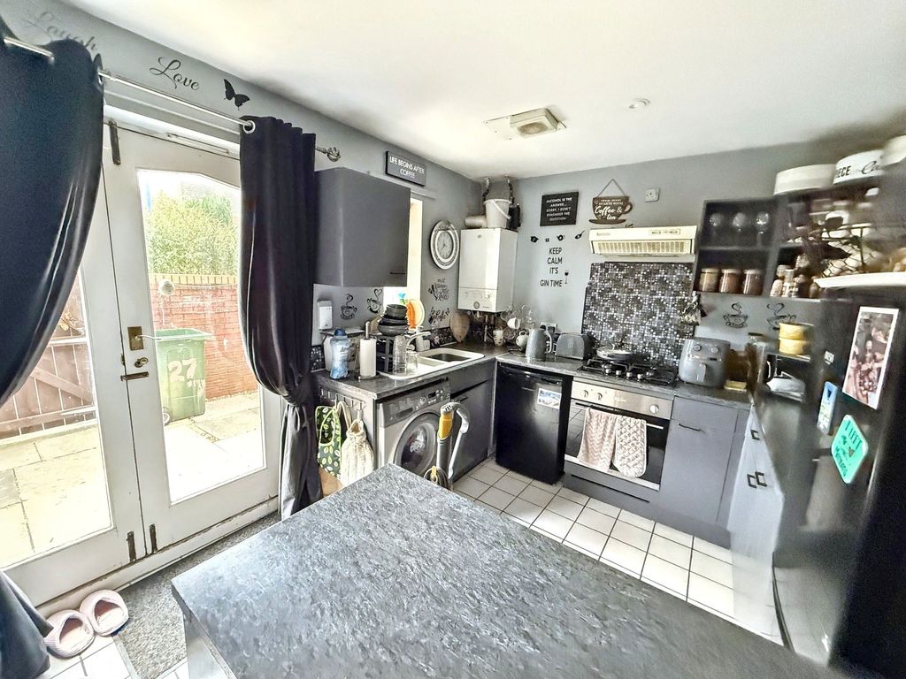 Property photo 3 of 6