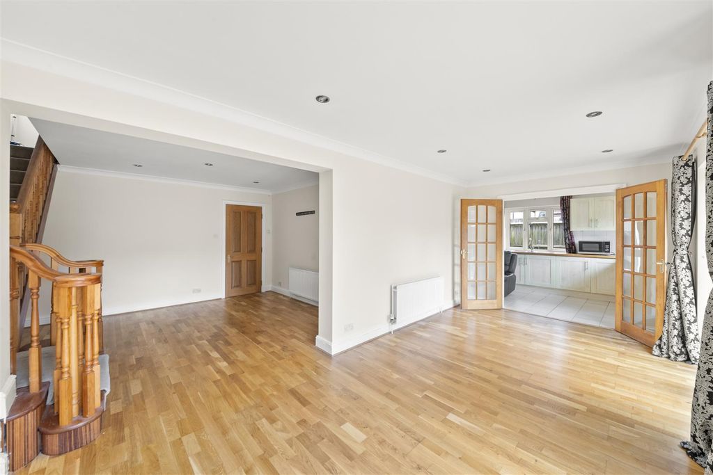 Property photo 3 of 19