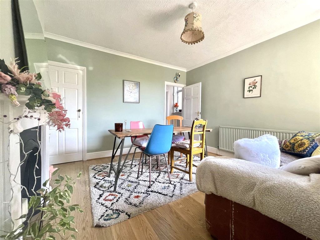 Property photo 3 of 18 Dining Room