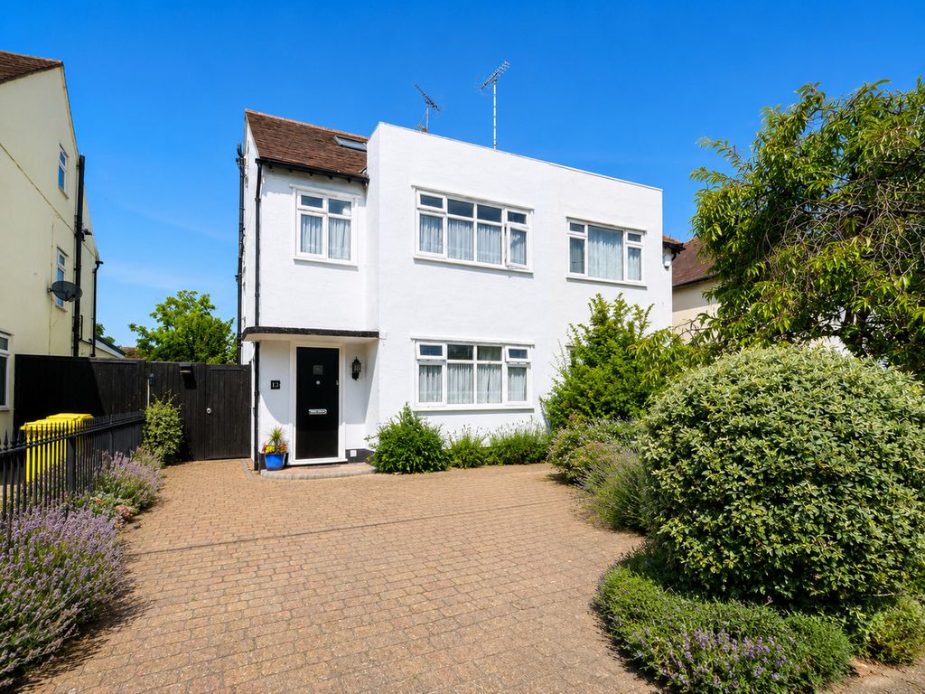 Property photo 1 of 17