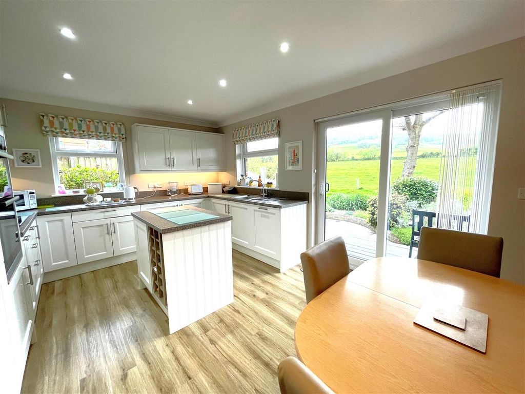 Property photo 3 of 16 6.Jpg
