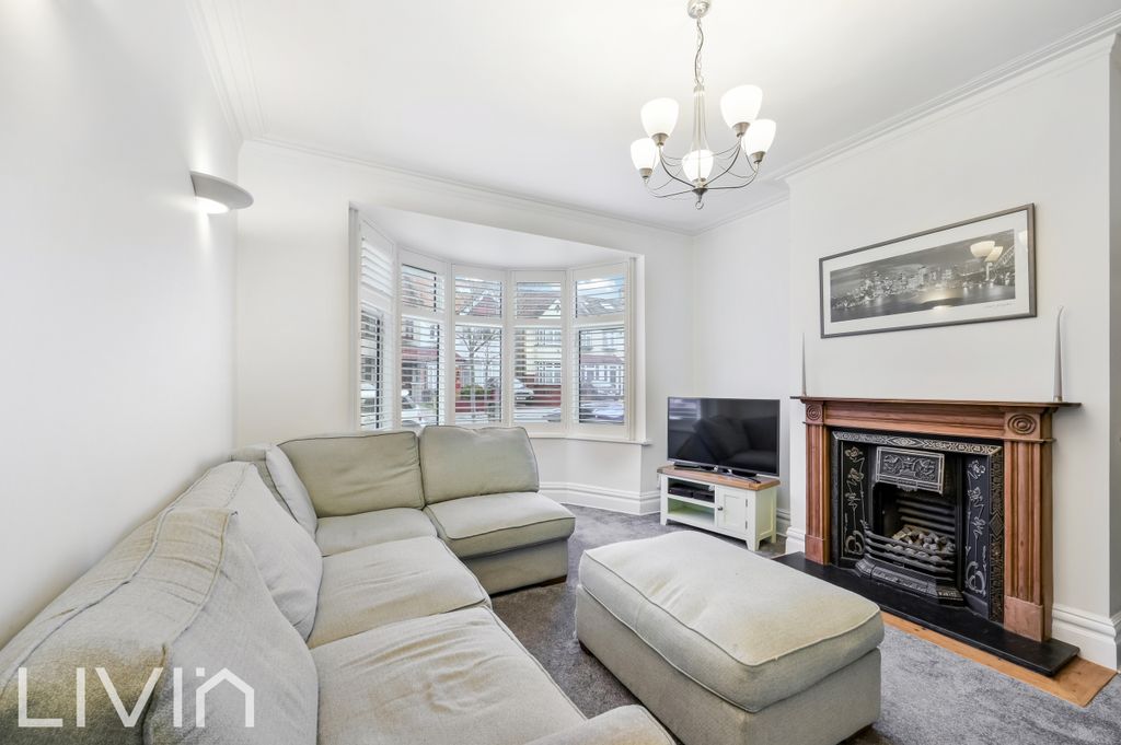 Property photo 3 of 18 Photo 2