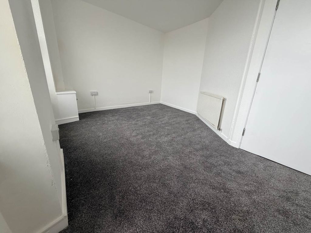 Property photo 3 of 6 Img_3045