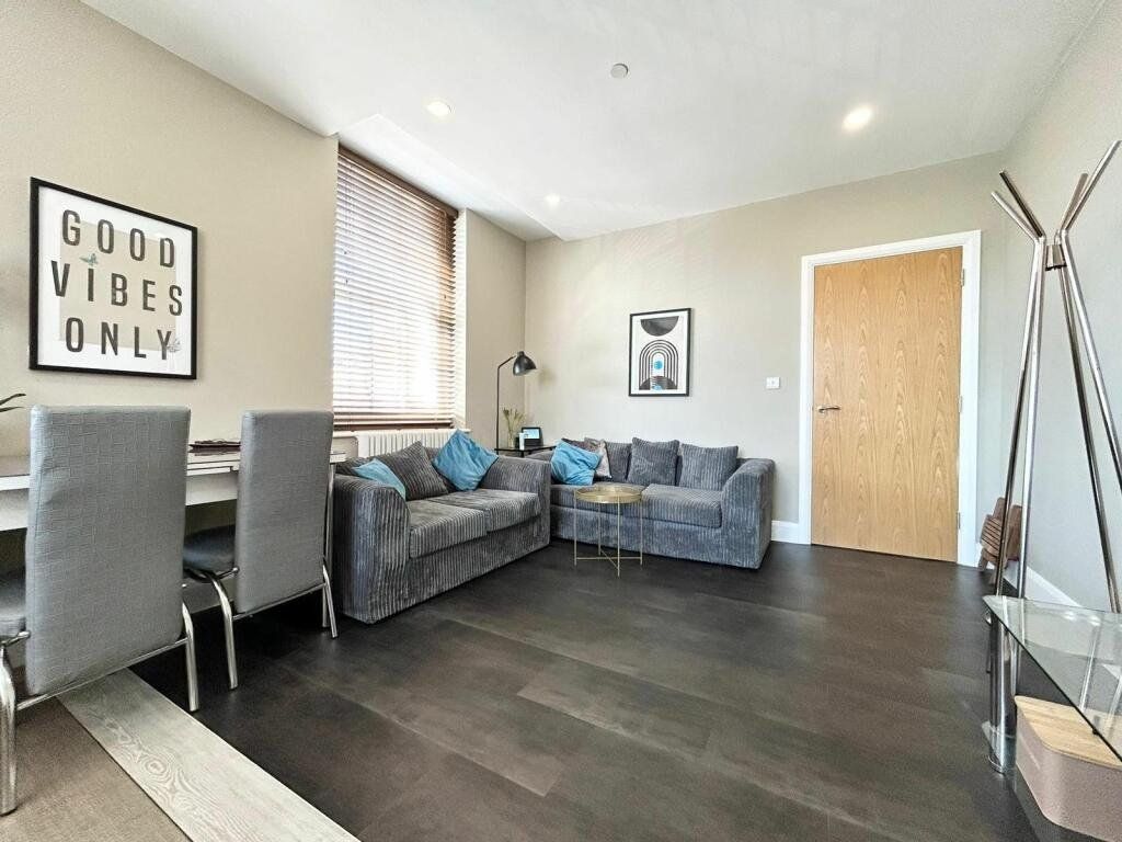 Property photo 2 of 8 Picture 2