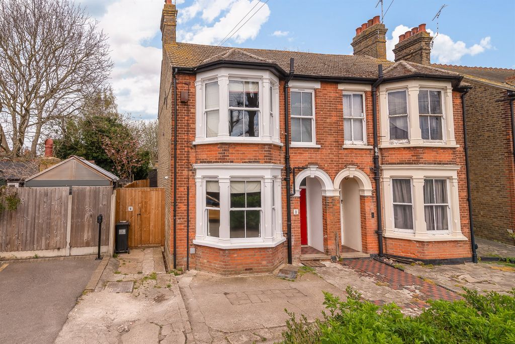 Property photo 1 of 21 Front