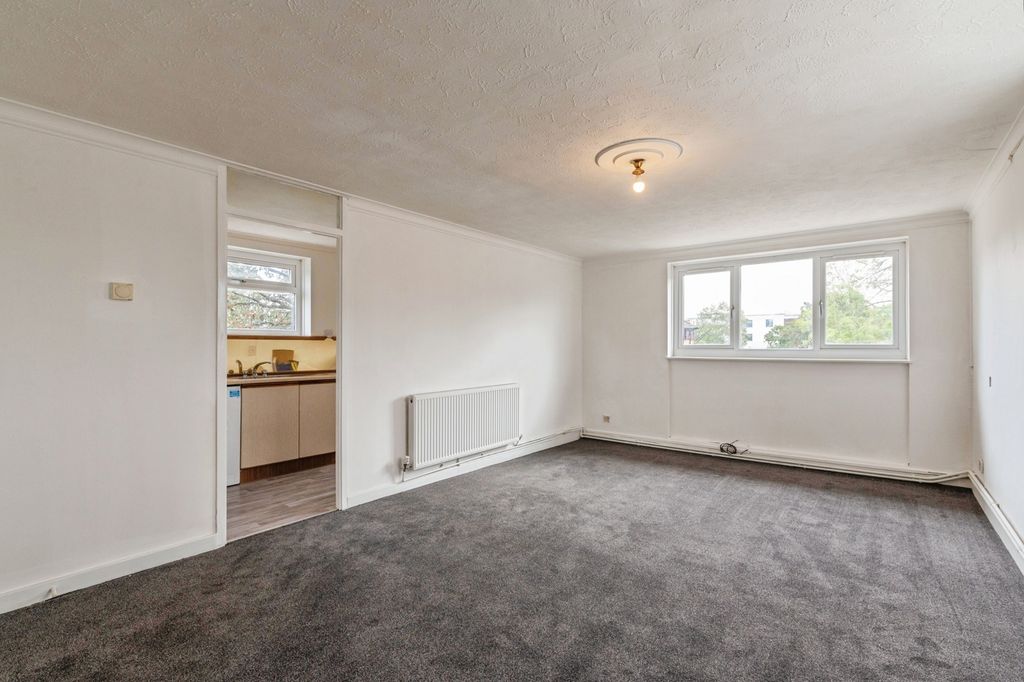 Property photo 3 of 18 Pbox-Img.Jpg
