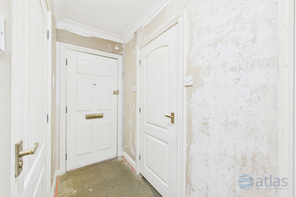 Property photo 2 of 15 Hallway