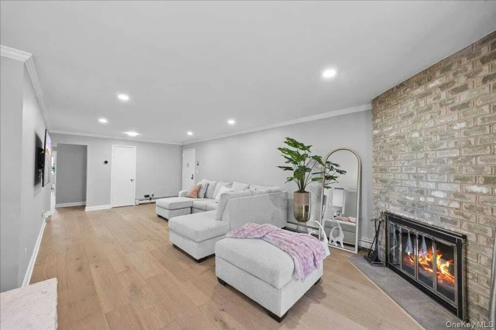 Property photo 1 of 31